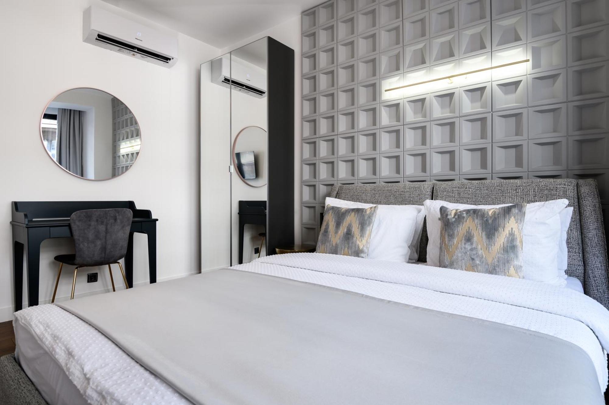 Urban Downtown Luxury Rooms And Suites Belgrade Exterior photo