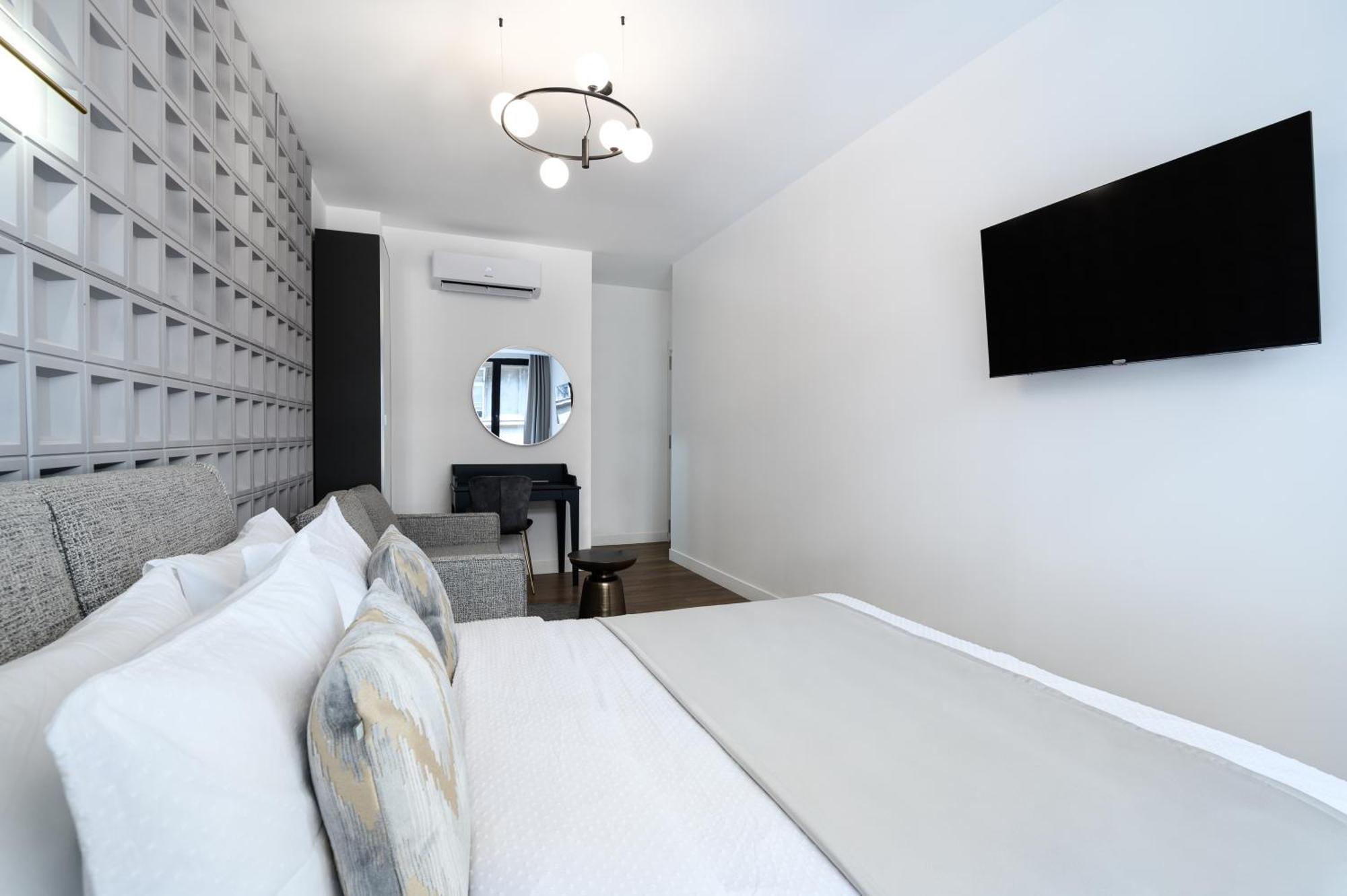 Urban Downtown Luxury Rooms And Suites Belgrade Room photo