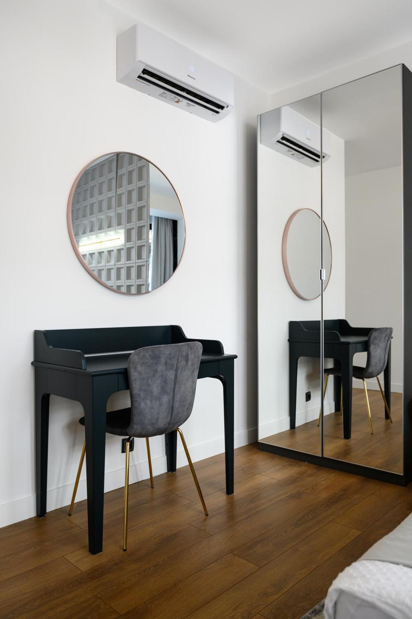 Urban Downtown Luxury Rooms And Suites Belgrade Exterior photo