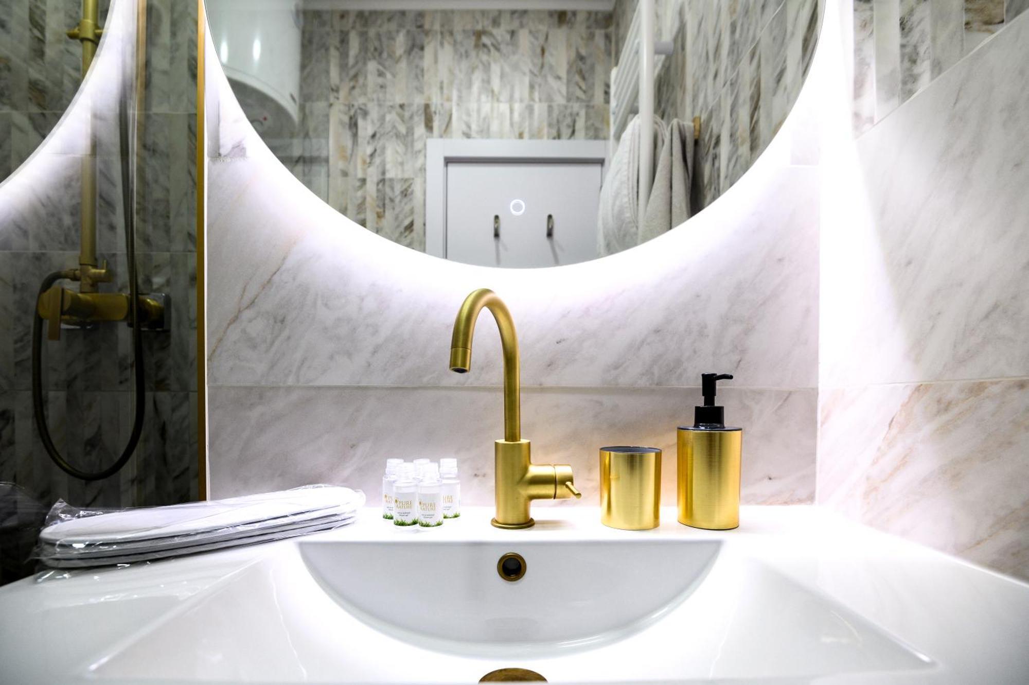 Urban Downtown Luxury Rooms And Suites Belgrade Exterior photo