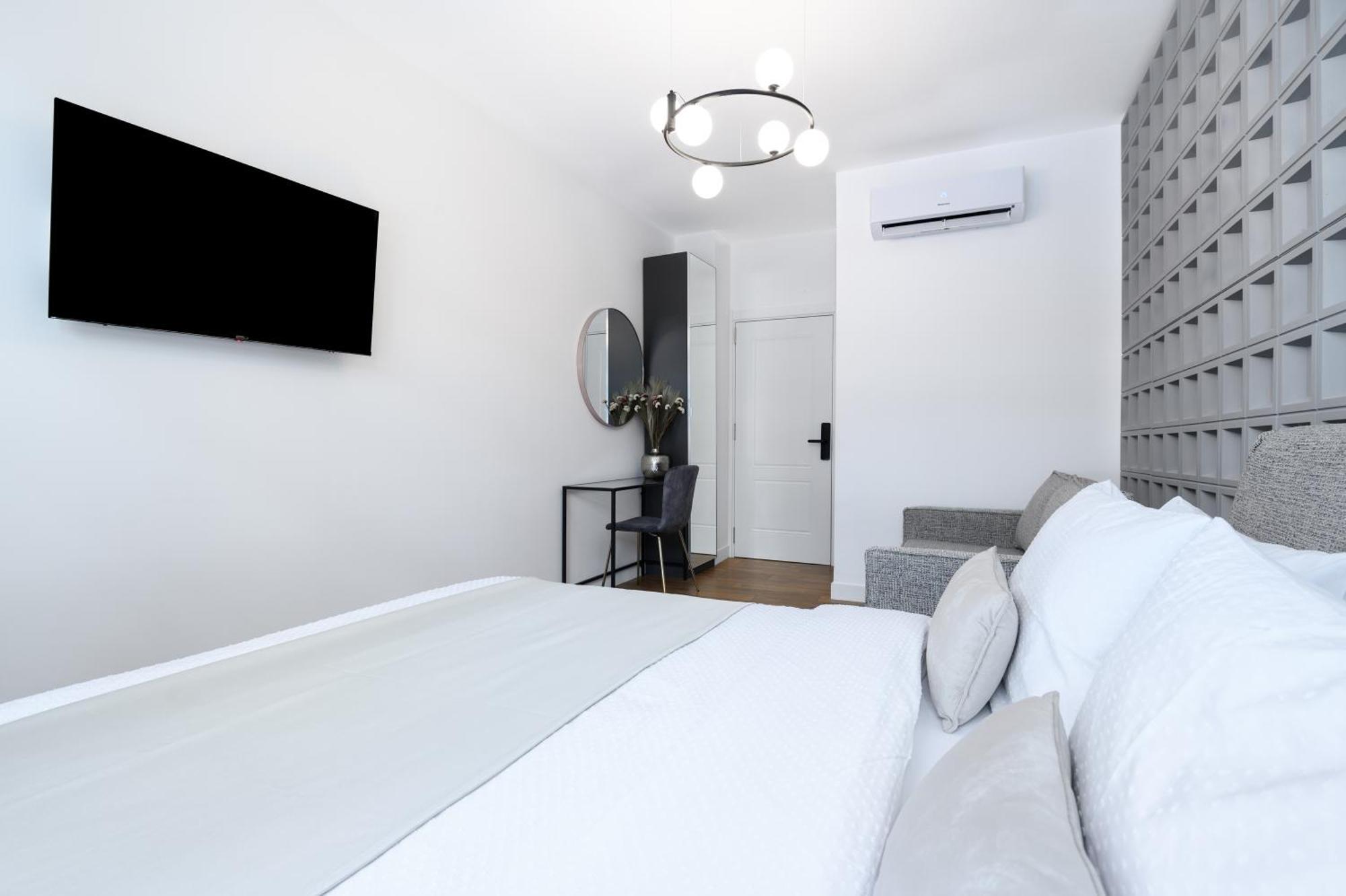 Urban Downtown Luxury Rooms And Suites Belgrade Exterior photo