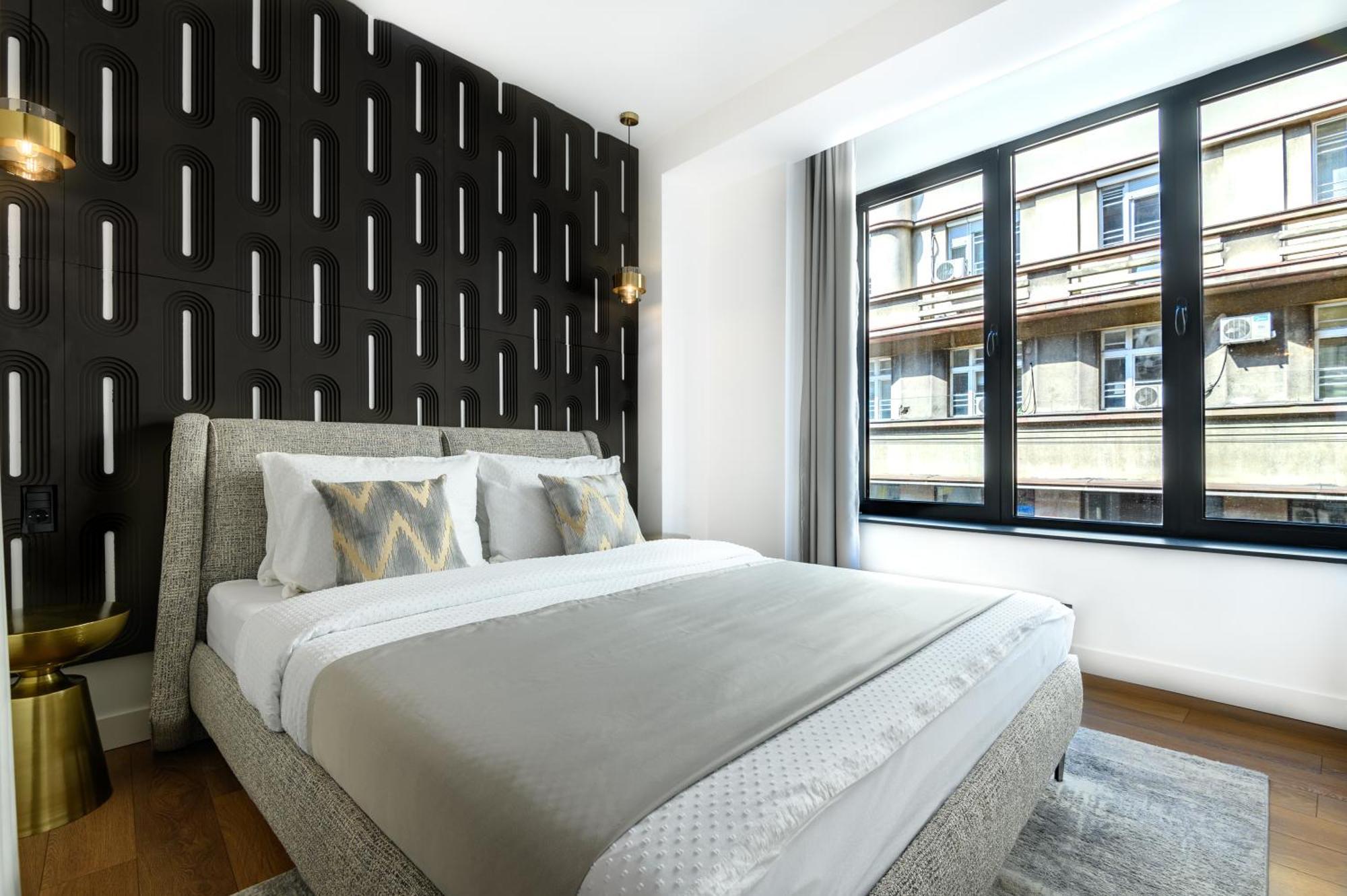 Urban Downtown Luxury Rooms And Suites Belgrade Exterior photo
