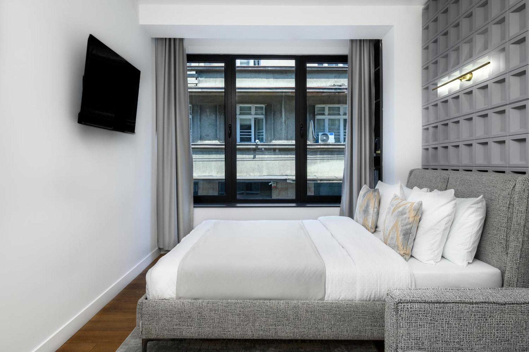 Urban Downtown Luxury Rooms And Suites Belgrade Exterior photo